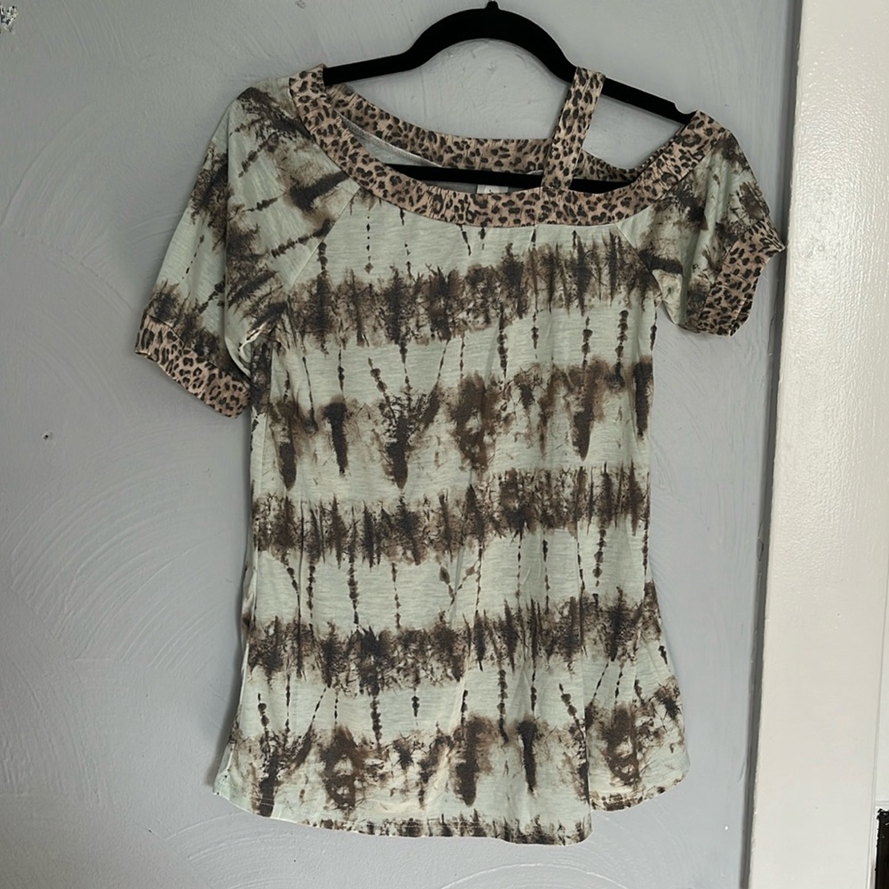 Now N Forever Womens XS Top Cold Shoulder Animal Print Tie Dye Camo Casual NWOT